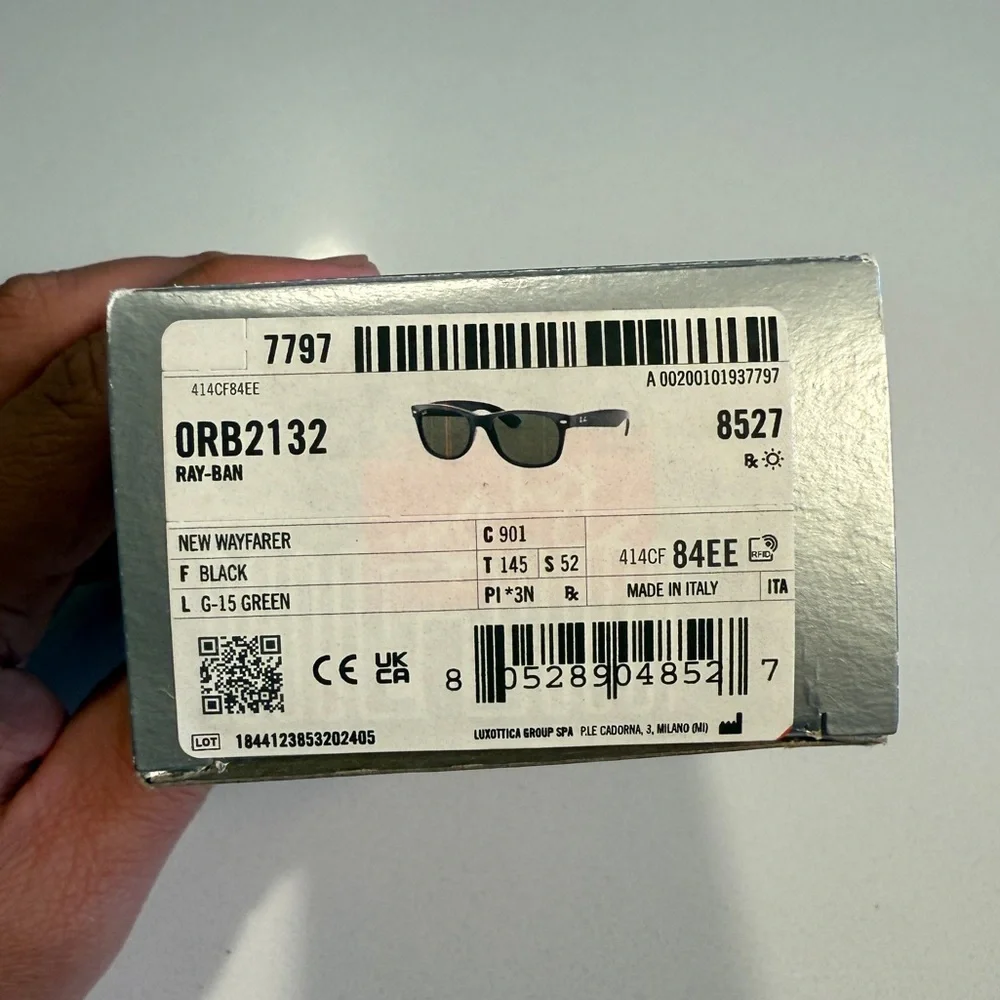 RAY-BAN - Black Wayfarer - RB2132 - NWT